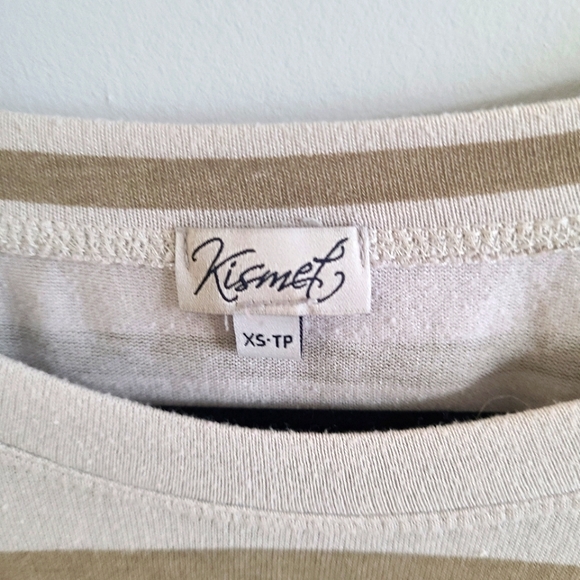 ✨️5 for $25✨️ Xs Kismet Striped Flowy 3/4 Sleeve Shirt - Picture 2 of 3